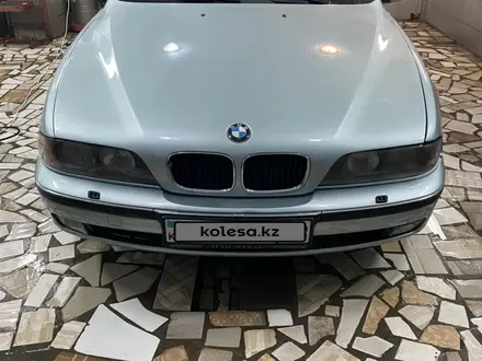 BMW 523 1997 года за 3 000 000 тг. в Тараз – фото 2