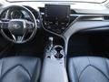Toyota Camry Luxe 2021 года за 13 990 000 тг. в Астана – фото 30