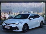 Toyota Camry Luxe 2021 года за 13 990 000 тг. в Астана