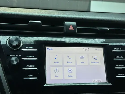Toyota Camry 2019 года за 10 500 000 тг. в Актобе – фото 16
