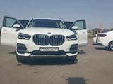 BMW X5 2021 года за 31 500 000 тг. в Астана