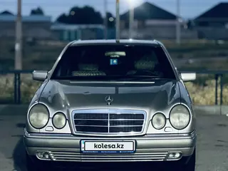 Mercedes-Benz E 280