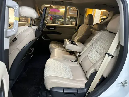 Nissan Patrol Platinum City 2025 года за 57 500 000 тг. в Астана – фото 17