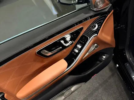 Mercedes-Maybach S 580 4MATIC 2025 годаүшін155 801 340 тг. в Алматы – фото 4