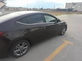 Hyundai Elantra 2018 годаүшін7 000 000 тг. в Атырау – фото 2