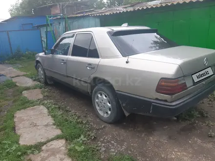 Mercedes-Benz E 200 1987 года за 1 600 000 тг. в Новоишимский – фото 4