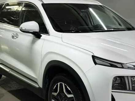 Hyundai Santa Fe 2021 года за 13 000 000 тг. в Алматы – фото 3