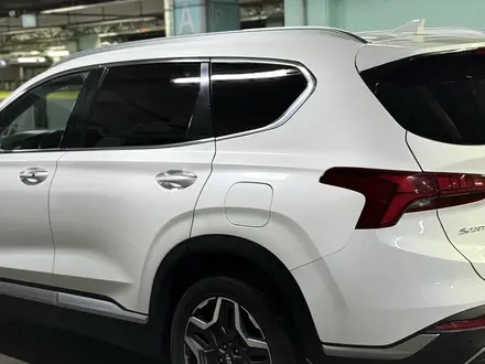Hyundai Santa Fe 2021 года за 13 000 000 тг. в Алматы – фото 4