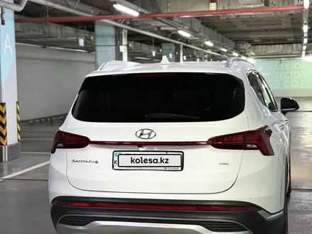 Hyundai Santa Fe 2021 года за 13 000 000 тг. в Алматы – фото 6