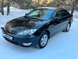 Toyota Camry 2005 года за 5 850 000 тг. в Петропавловск – фото 2
