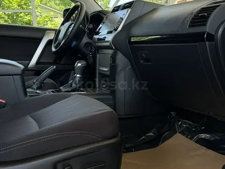 Toyota Land Cruiser Prado 2023 года за 24 850 000 тг. в Алматы – фото 16