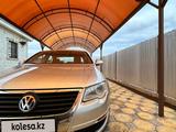 Volkswagen Passat 2006 года за 3 000 000 тг. в Атырау – фото 4