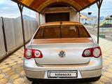 Volkswagen Passat 2006 года за 3 200 000 тг. в Атырау – фото 5