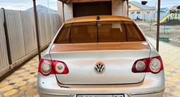 Volkswagen Passat 2006 года за 3 333 333 тг. в Атырау – фото 5