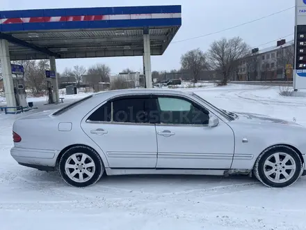 Mercedes-Benz E 280 1996 года за 2 600 000 тг. в Караганда – фото 4