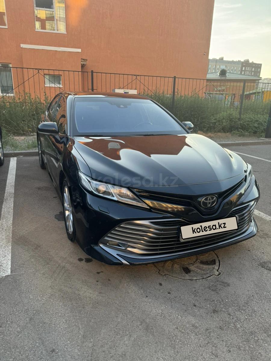 Toyota Camry 2019 г.