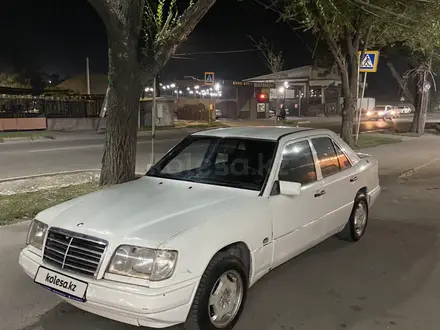 Mercedes-Benz E 200 1994 года за 1 600 000 тг. в Алматы – фото 4