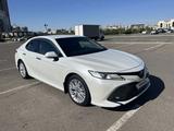 Toyota Camry 2020 года за 14 700 000 тг. в Астана – фото 2