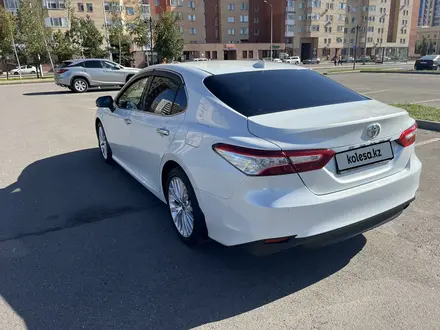 Toyota Camry 2020 года за 14 700 000 тг. в Астана – фото 5