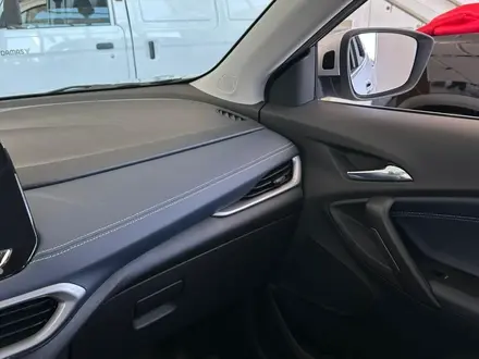 Chevrolet Tracker LT 1.2 2025 года за 10 240 000 тг. в Семей – фото 14