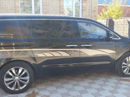 Kia Carnival 2016 года за 13 000 000 тг. в Костанай – фото 4