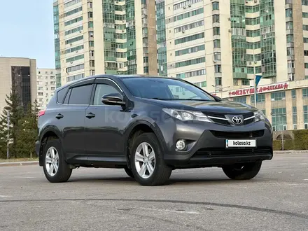 Toyota RAV4 2013 года за 9 900 000 тг. в Астана