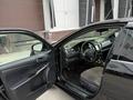 Toyota Camry 2017 года за 10 800 000 тг. в Караганда – фото 16