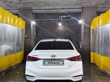 Hyundai Accent 2019 года за 7 000 000 тг. в Семей – фото 2