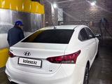 Hyundai Accent 2019 года за 7 000 000 тг. в Семей – фото 3