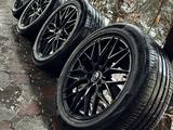 Комплект шин с дисками Lexus, Toyota за 450 000 тг. в Алматы