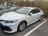 Toyota Camry 2023 года за 18 500 000 тг. в Алматы