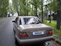 Mercedes-Benz E 220 1994 года за 2 300 000 тг. в Алматы – фото 3