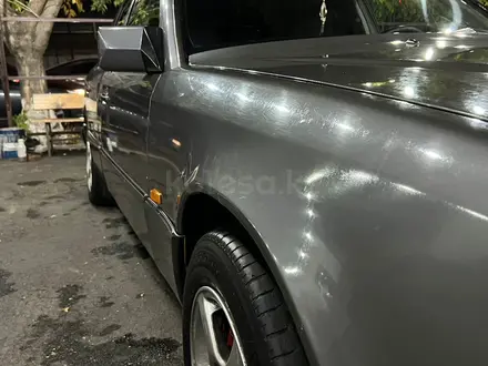 Mercedes-Benz E 200 1995 года за 1 500 000 тг. в Шымкент