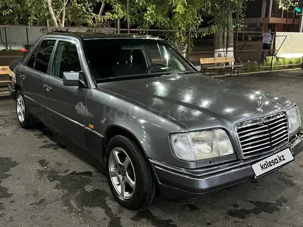 Mercedes-Benz E 200 1995 года за 1 500 000 тг. в Шымкент – фото 3