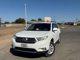 Toyota Highlander 2013 года за 8 000 000 тг. в Уральск – фото 2