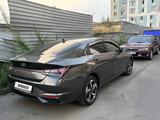 Hyundai Elantra 2023 годаfor11 300 000 тг. в Алматы – фото 4