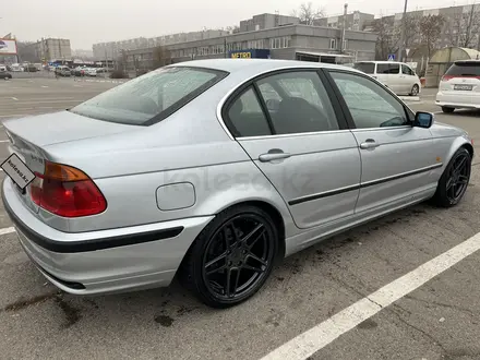 BMW 323 1999 года за 3 800 000 тг. в Алматы – фото 9