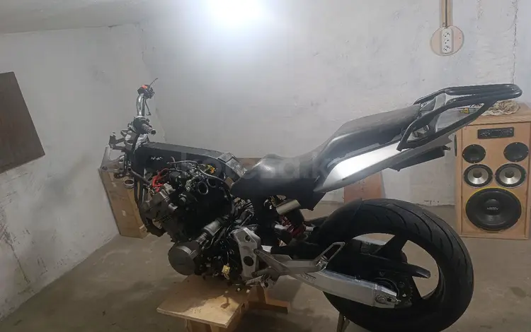 Honda  CB 900F (Hornet) 2005 года за 1 200 000 тг. в Астана