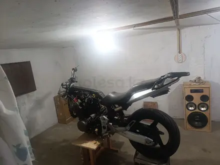 Honda  CB 900F (Hornet) 2005 года за 1 200 000 тг. в Астана – фото 2