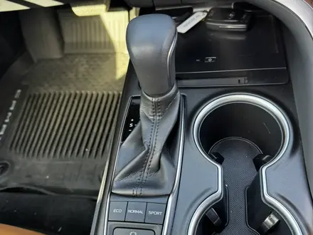 Toyota Camry 2023 года за 22 750 000 тг. в Алматы – фото 28