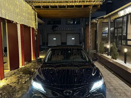 Toyota Camry 2023 года за 22 750 000 тг. в Алматы – фото 4