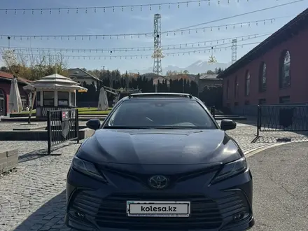Toyota Camry 2023 года за 22 750 000 тг. в Алматы – фото 6