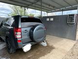 Suzuki Grand Vitara 2005 годаүшін4 600 000 тг. в Семей – фото 3
