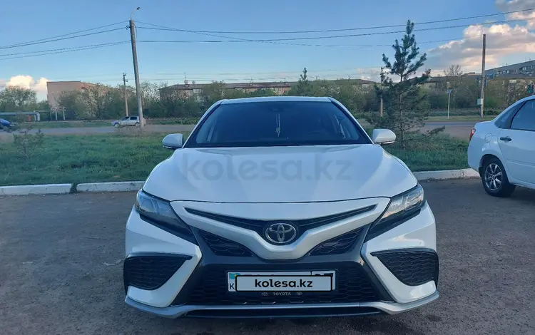 Toyota Camry 2022 года за 15 742 973 тг. в Уральск