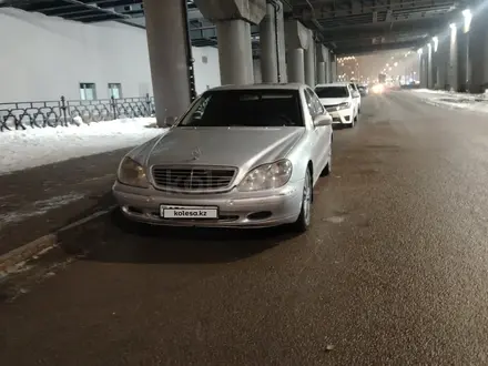 Mercedes-Benz S 320 1998 года за 3 150 000 тг. в Астана