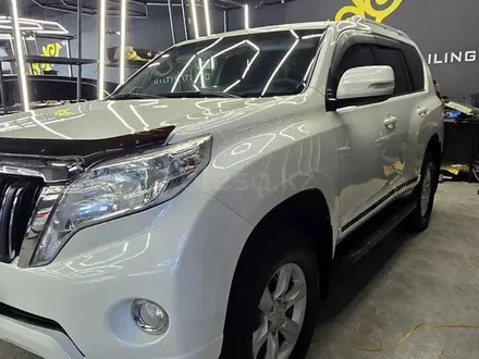 Toyota Land Cruiser Prado 2014 года за 17 700 000 тг. в Актобе