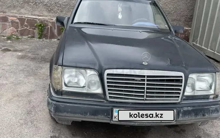 Mercedes-Benz E 260 1989 годаүшін800 000 тг. в Караганда