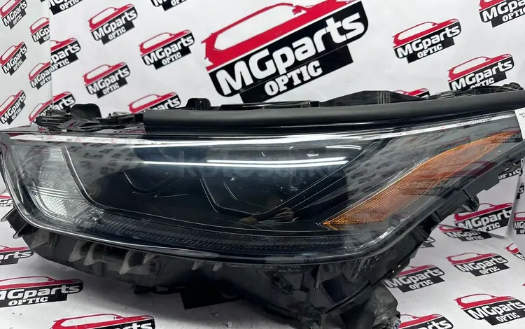 Фары б/у оригинал правая и левая на Toyota Highlander 2019-нв за 1 000 тг. в Алматы