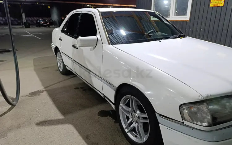 Mercedes-Benz C 220 1994 года за 1 990 000 тг. в Талдыкорган