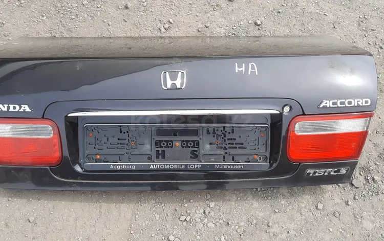 Крышка багажника в сборе хонда аккорд за 35 000 тг. в Караганда